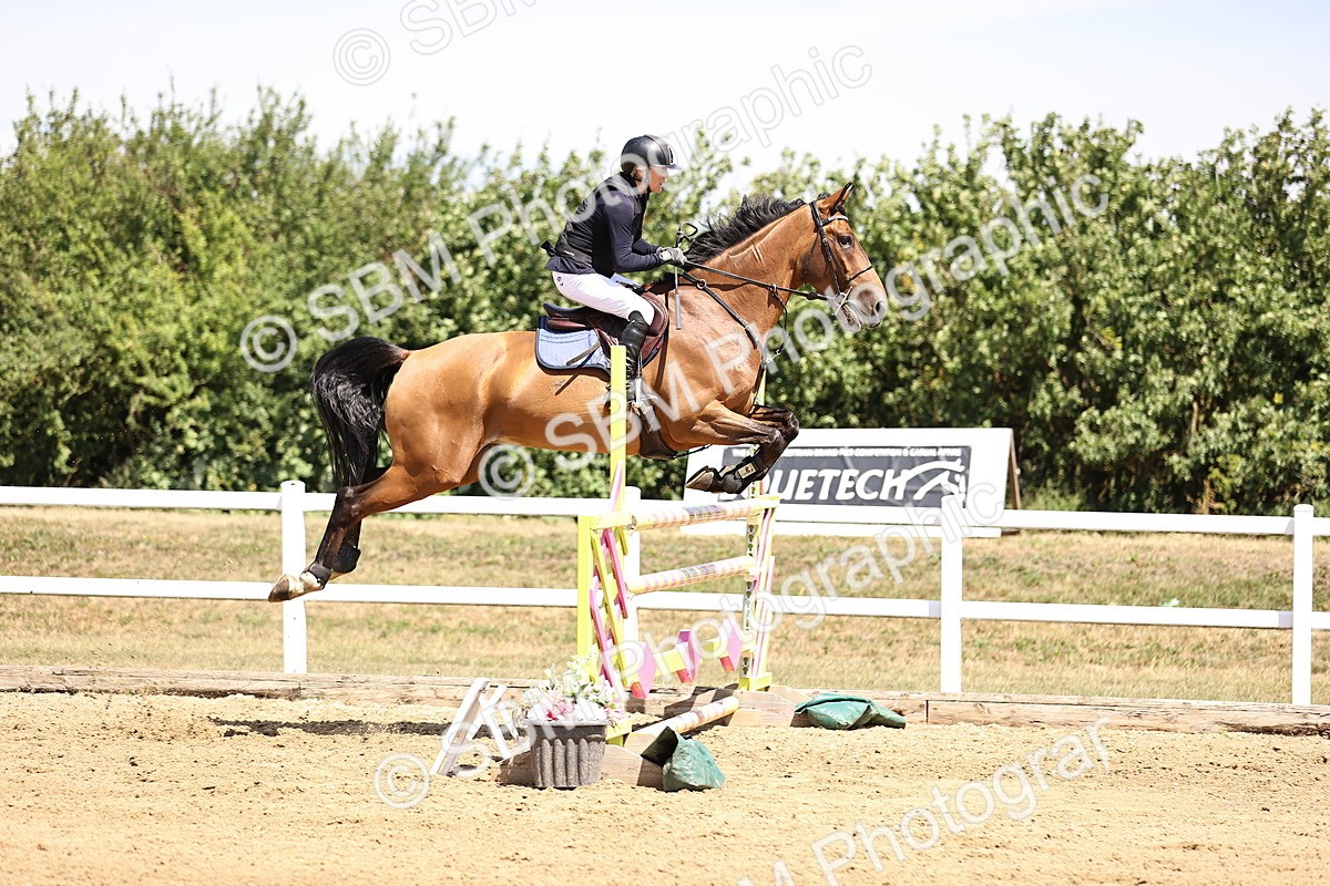 SBM_010183 - Class 9 - Senior Foxhunter - 1.20m Open