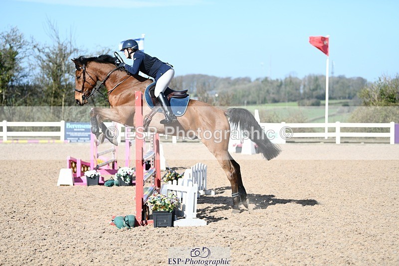 250330-104235-06227 - Cls 32 British Novice and 90cm