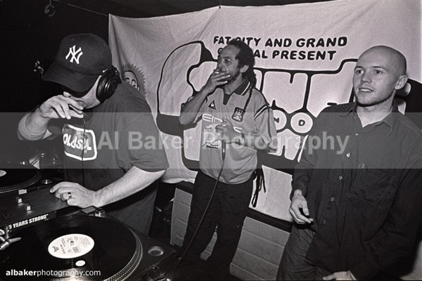 17 - Friends-&-Family @ the roadhouse 06.04.02