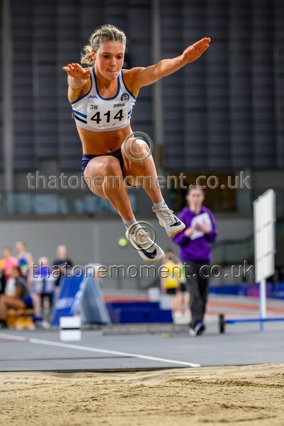 AgeInd25SAT-919078 - Field Female