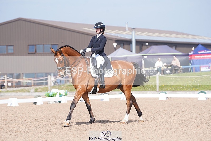 250404-120238-05572 - 010-Jessie.Kirby-As.Well.de.la.Roche.CMF