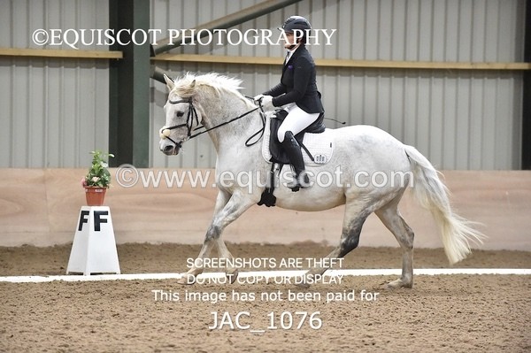 JAC_1076 - CLASS 4 NOVICE 1