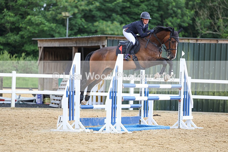 3E7A4204 - Class 7: Senior Newcomers/1.10m open