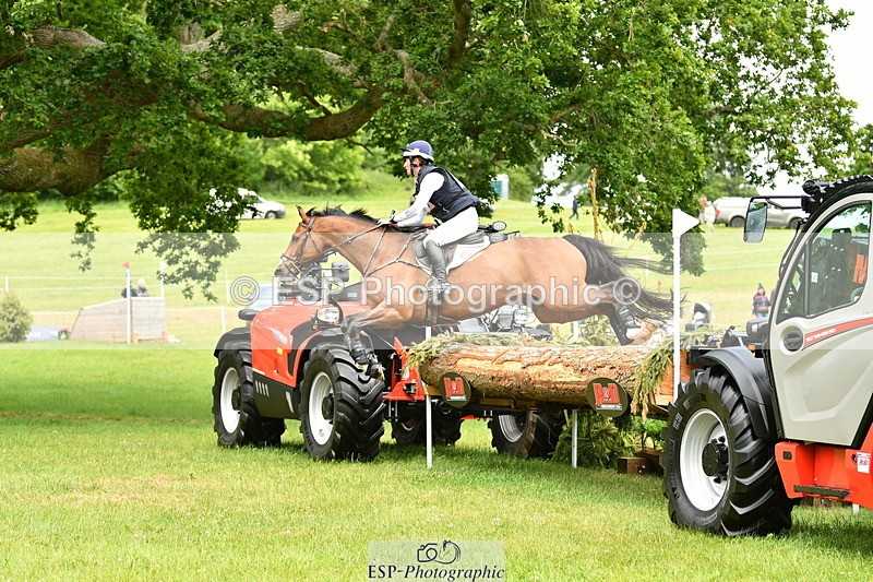 250525A-143115-16961 - D-460-Jenny.Caras-SOMMERSBY