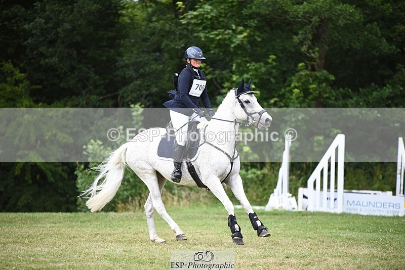 240630-145848-02404 - 709-Anna_Hoskins-Stardust