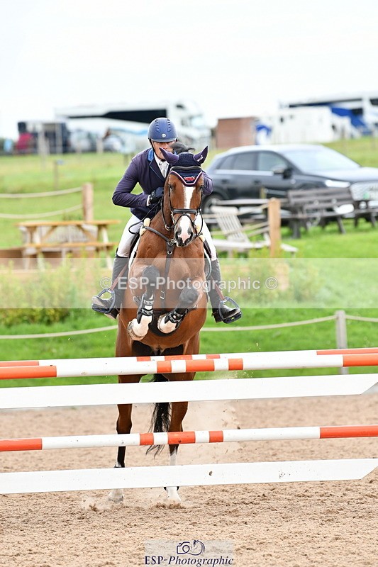 240915A-170626-11175 - Cls 30 Snr Foxhunter