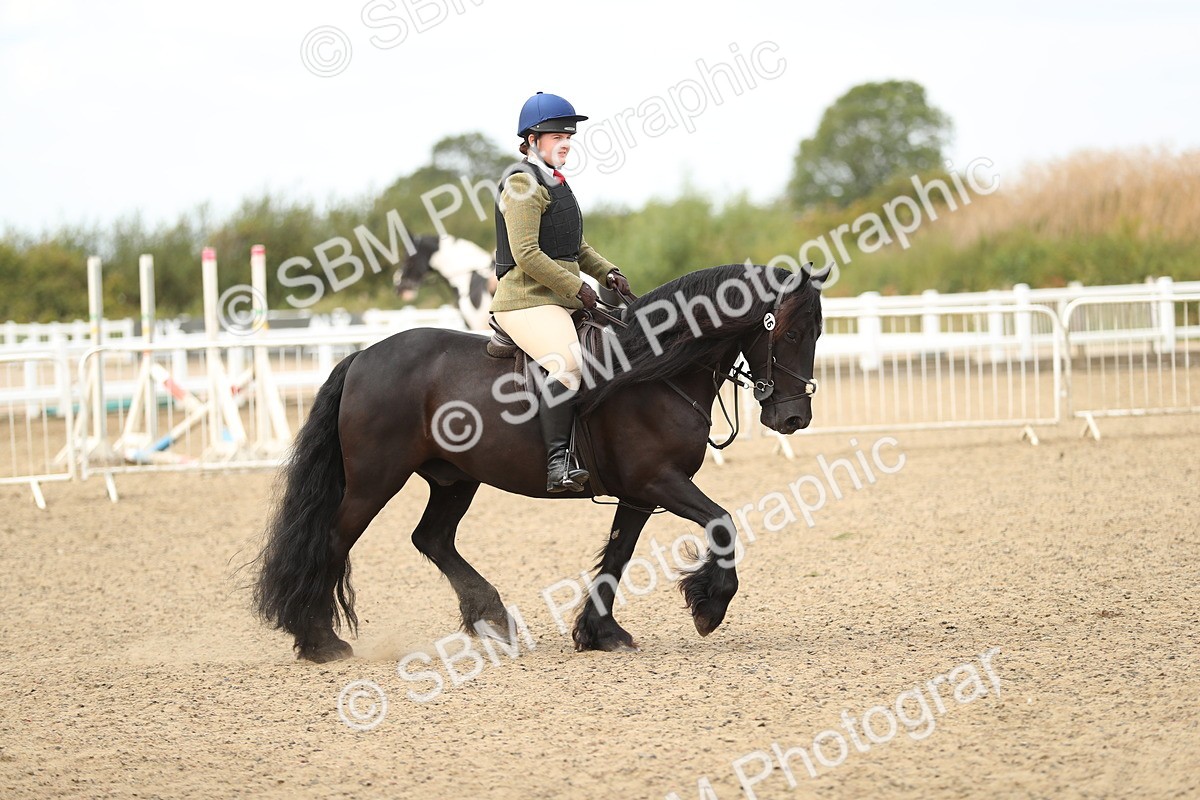 SBM_05587 - Class 48a Style & Performance 70cm (15-19)