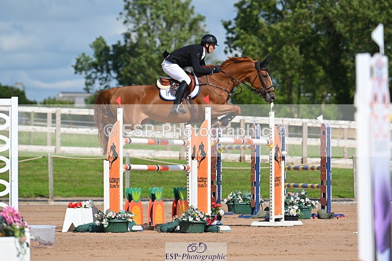 230721A-163200-07735 - Cls 10, 2 Star Big 1.45m Break to End