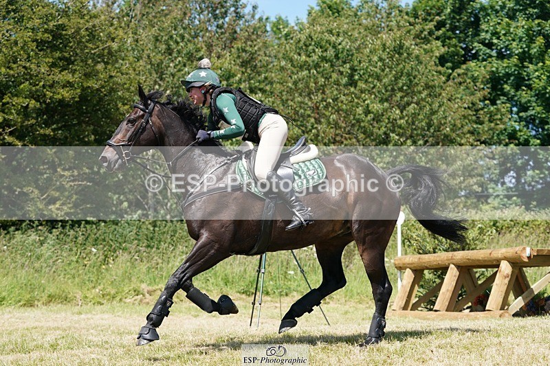 240629X-120156-0243 - 051-Marie_Webber-BENNY'S_DOUBLE_DIAMOND