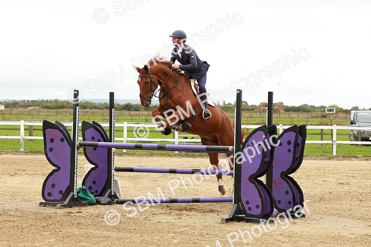 1I0A8072 - Class 5 - Senior Foxhunter 1.20m