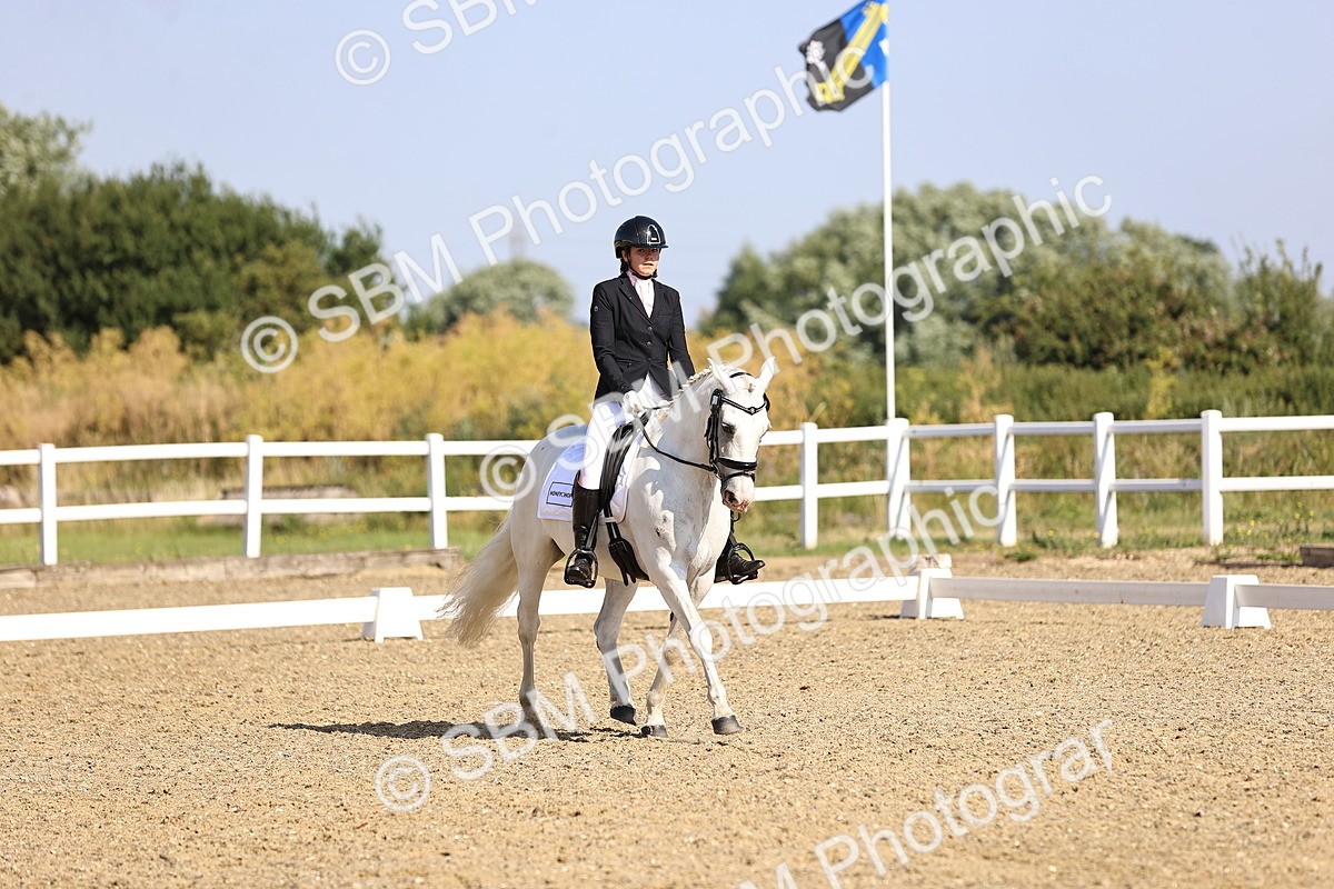 SBM_008677 - Novice 5 - 08.30-9.33