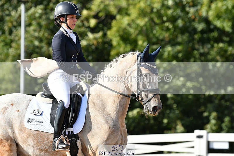 250906-163023-05105 - 128-Chantelle.Oliver-SymondsStadmorslow.Coffee.n.Cream