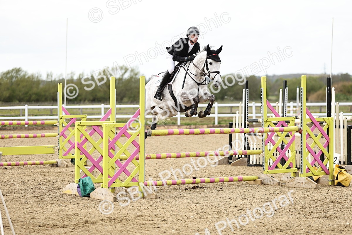 SBM_001277 - Class 4 - Senior Newcomers - 1.10m