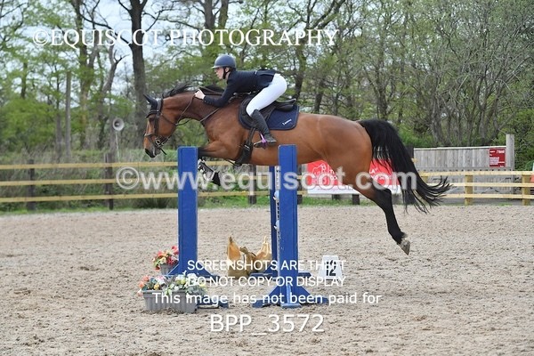 BPP_3572 - CLASS 18 SUN Senior Newcomers/ 1.10m Open