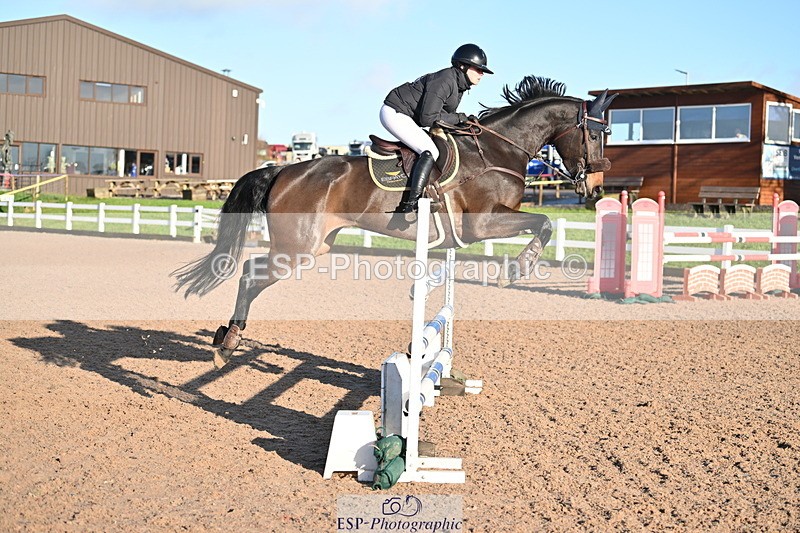 231210A-131420-02528 - Cls 20 Newcomers & 1.10m Open