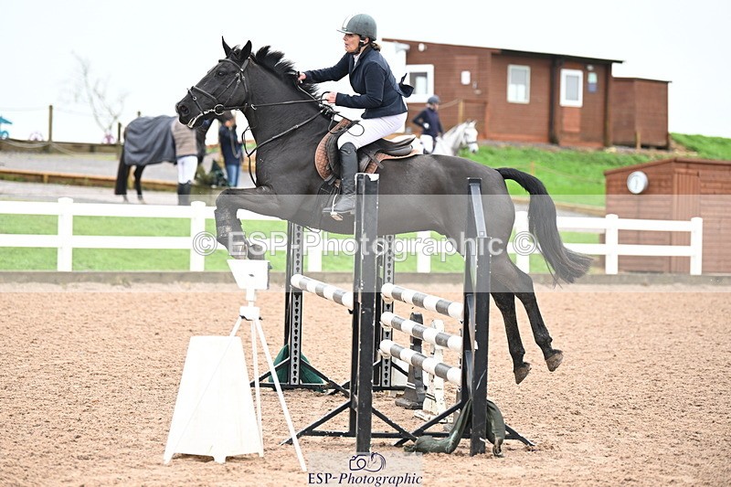 241023A-113649-00585 - Cls 1 British Novice and 90cm Open