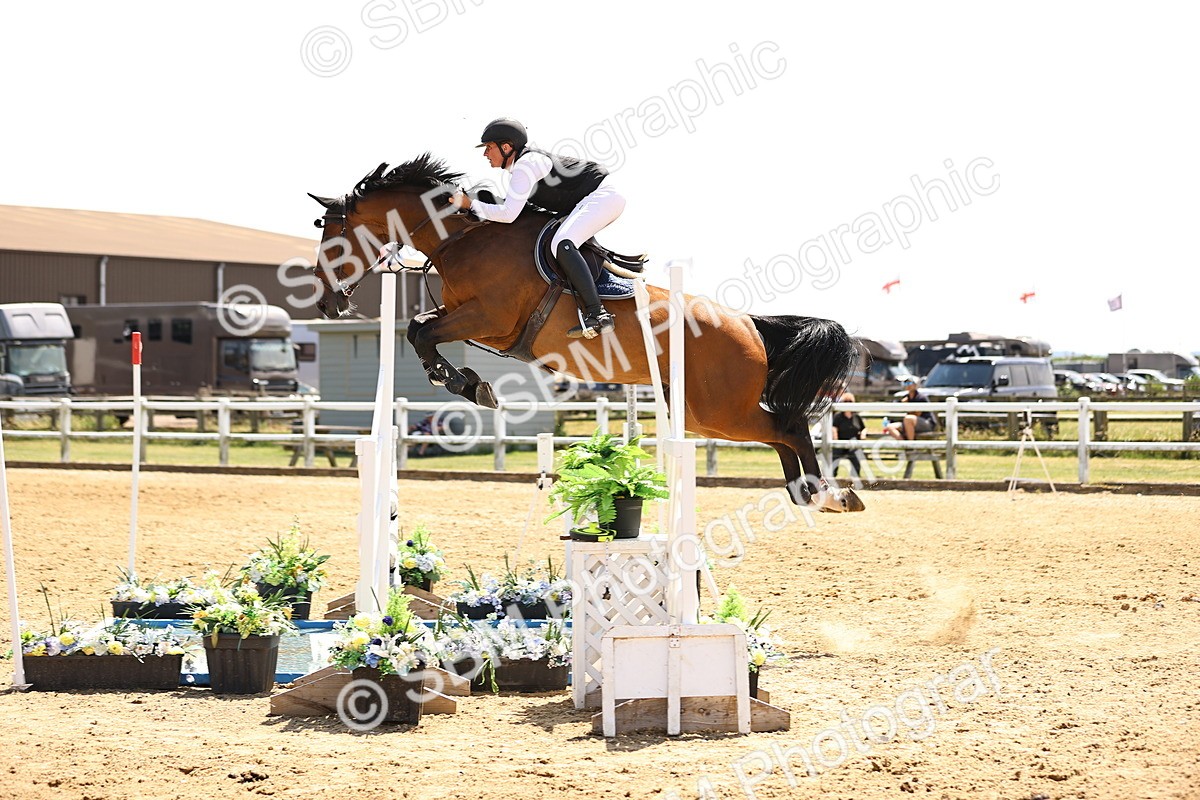 SBM_001914 - Class 16 - GFS Senior Newcomers 1.25m