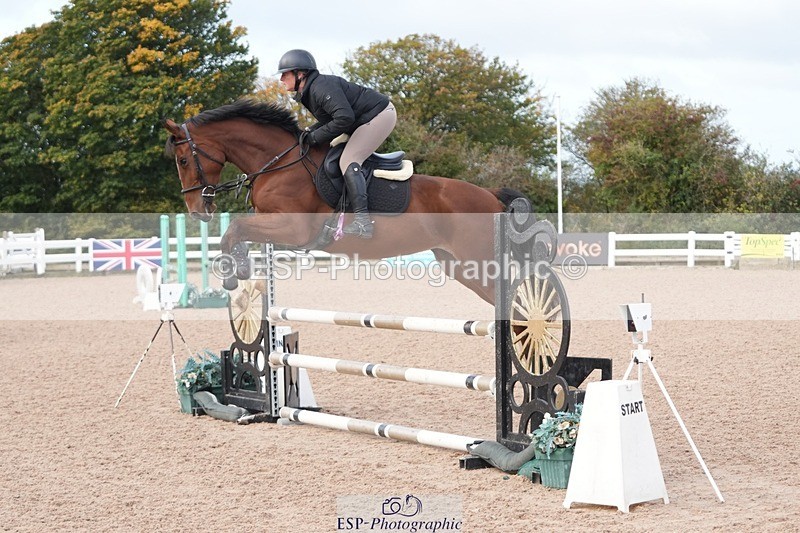 251005-100135-02435 - Cls 22 British Novice and 90cm