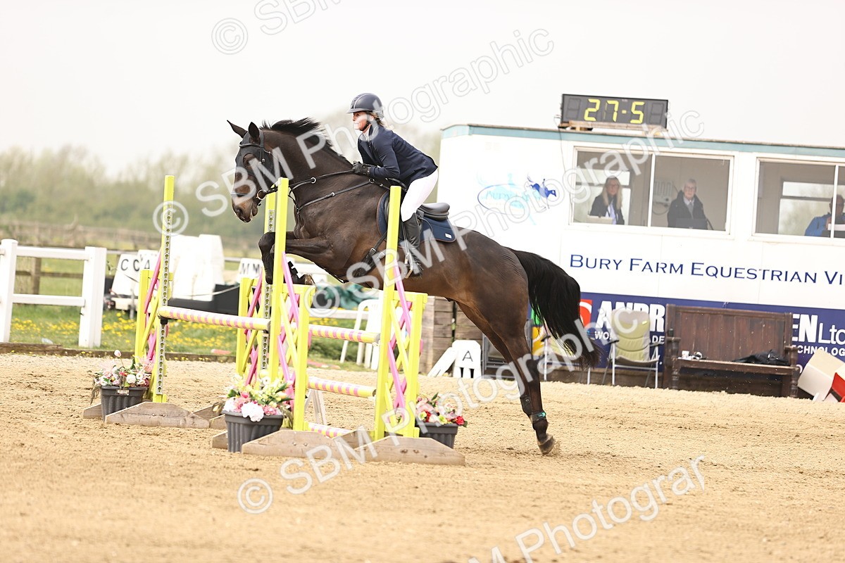  - Class 15 - Senior British novice - 90cm