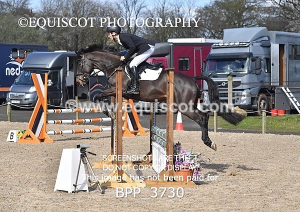 BPP_3730 - CLASS 3 FRI Senior British Novice/ 90cm Open