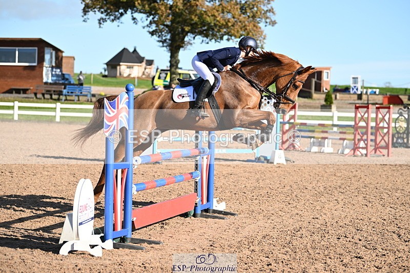 241026A-144812-01403 - SAT Cls 16-18 Children on Horses
