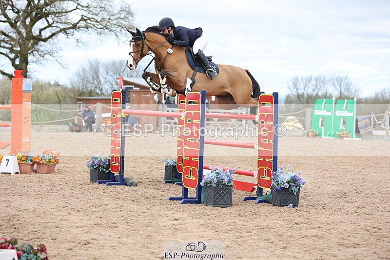 240419A-120936-07062 - Cls 6, 2 Star Medium Tour 1.35m