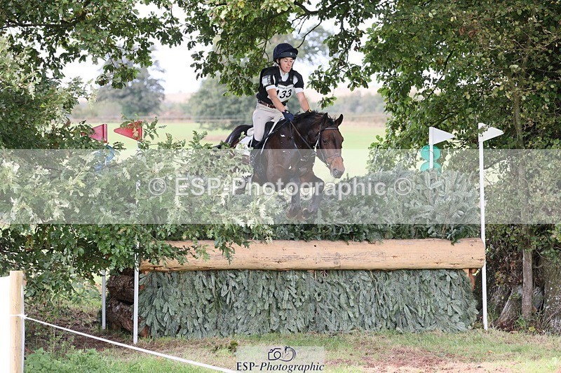 231020-142913-09364 - 133-FOXENHOLE-Laura.Elliott-XC