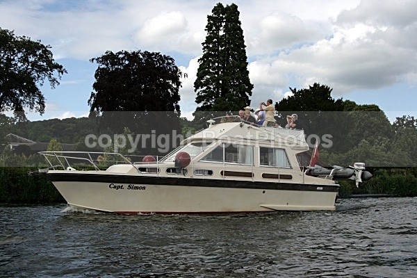 090704 CAPT SIMON IMG_1802 - HENLEY REGATTA  SATURDAY 4th JULY 2009