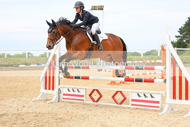 3E7A9434 - Class 8: Senior Newcomers/1.10m open