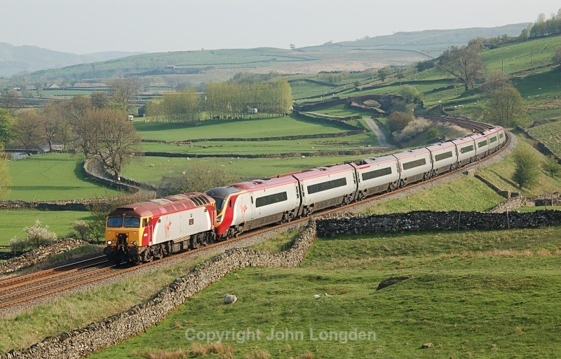 29.4.07 57316 & 390006 10.16 Euston - Glasgow, Horton - Horton