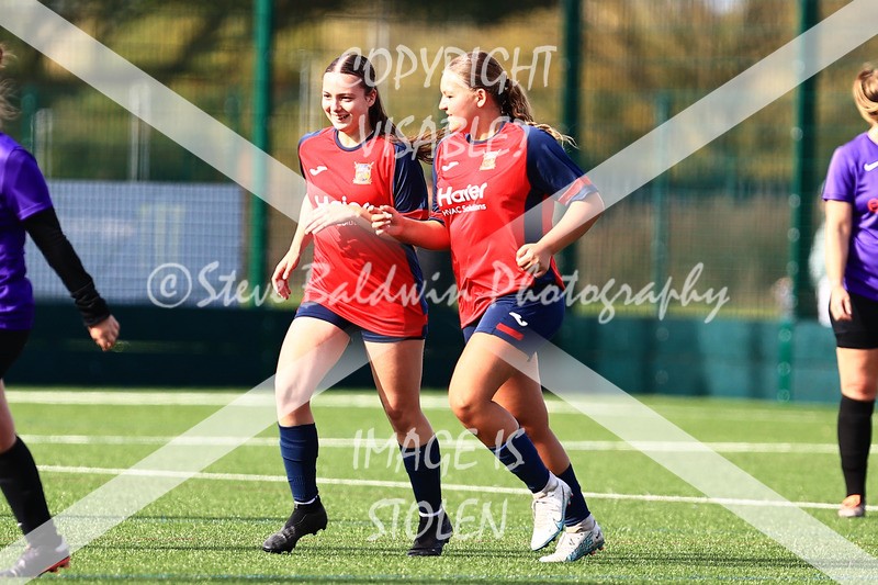 1DX30538 - 2025-10-05 FC Abbey Meads Ladies V Purton  Kingsdown FC Ladies