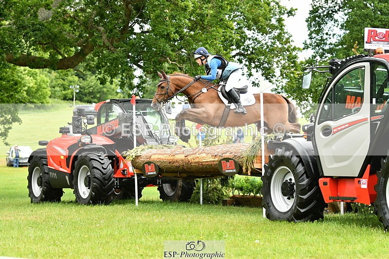 250525A-121125-16619 - D-402-Isabelle.Cook-CYMOON.F.Z