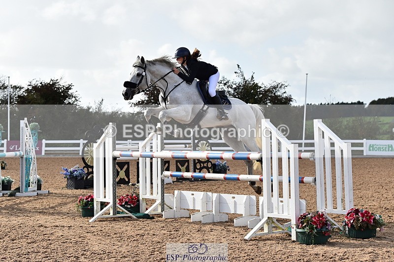 231014A-144428-05345 - Cls 15 1.05m Amateur Q 2nd R