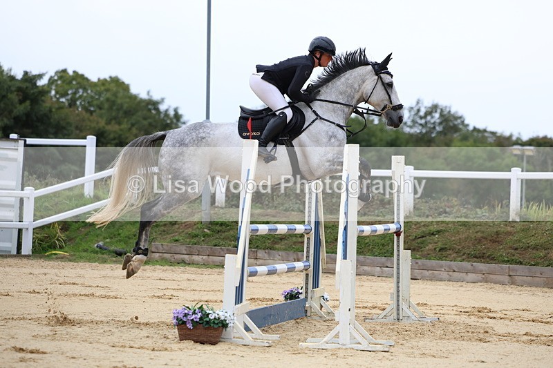 3E7A3164 - Class 8: Senior Newcomers/1.10m open