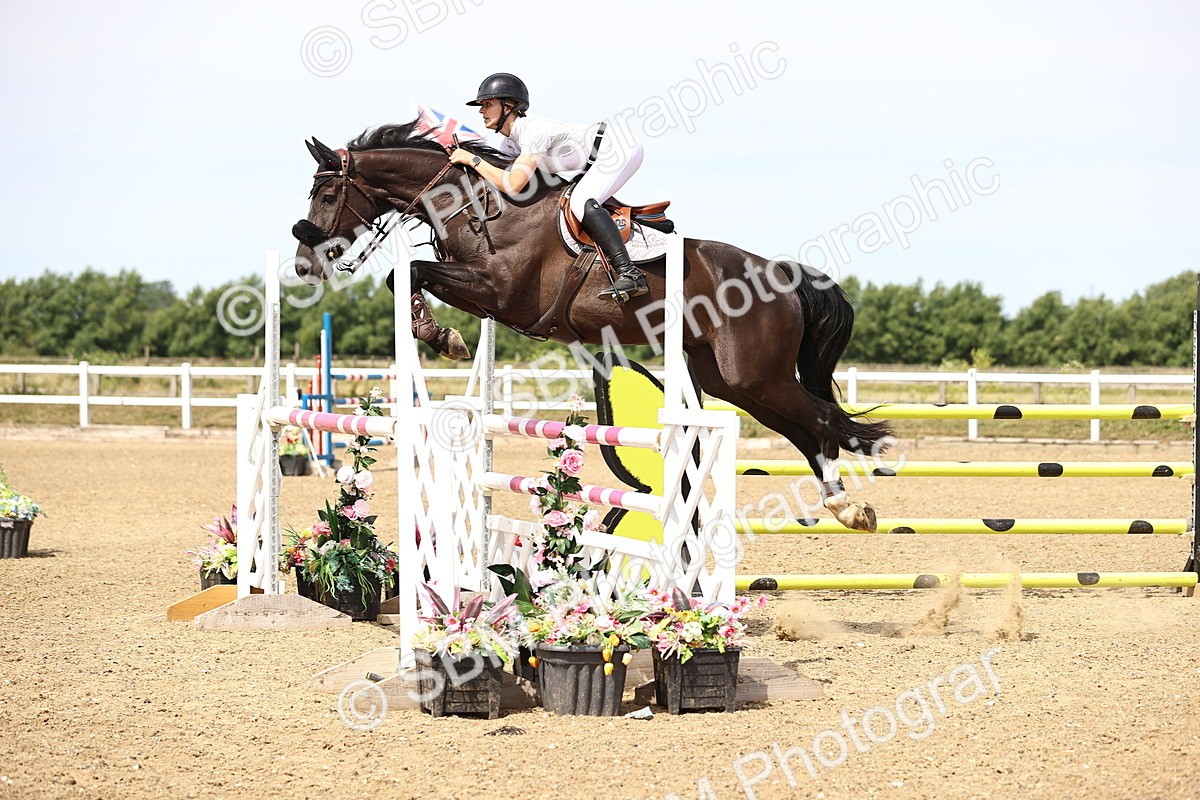 SBM_000480 - Class 15 - Redpost Equestian Senior Foxhunter - 1.20m