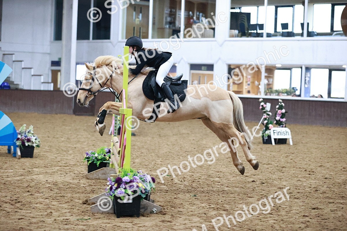 SBM_001772 - Class 9 - Pony Intro 75cm