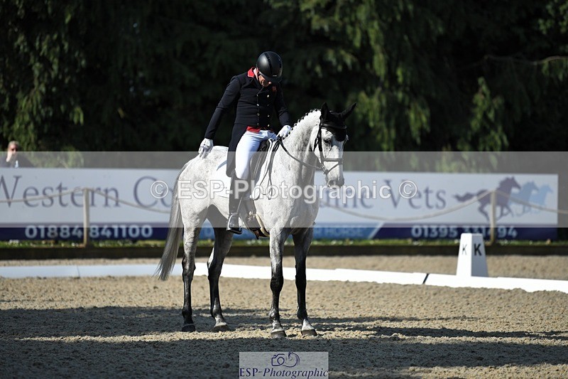 230525-090934-01547 - 302-EN_TARO_DES_VERNIER-Oliver_Townend-WEDTrotUp+DR