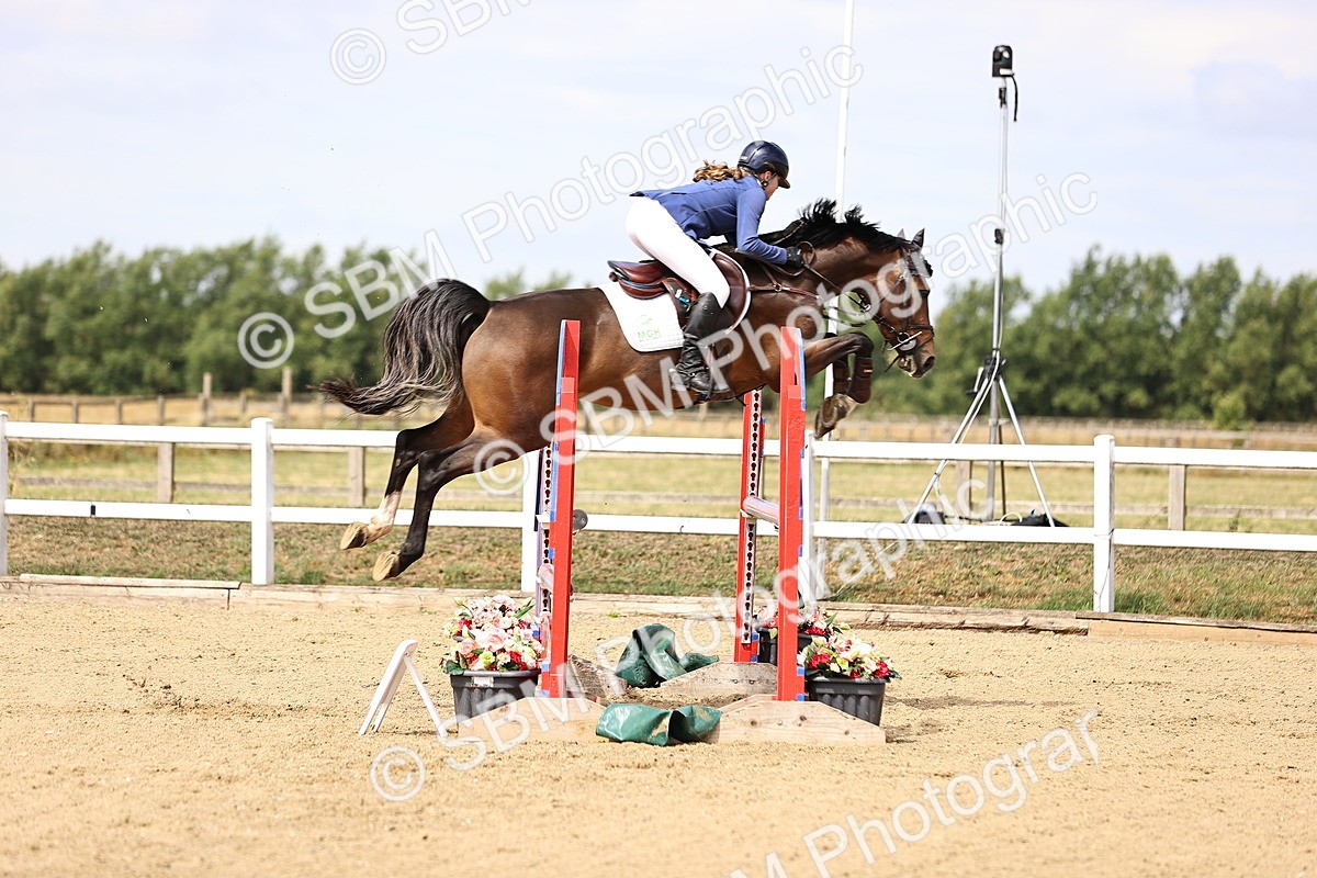 SBM_009750 - Class 8 - Senior Newcomers - 1.10  Open