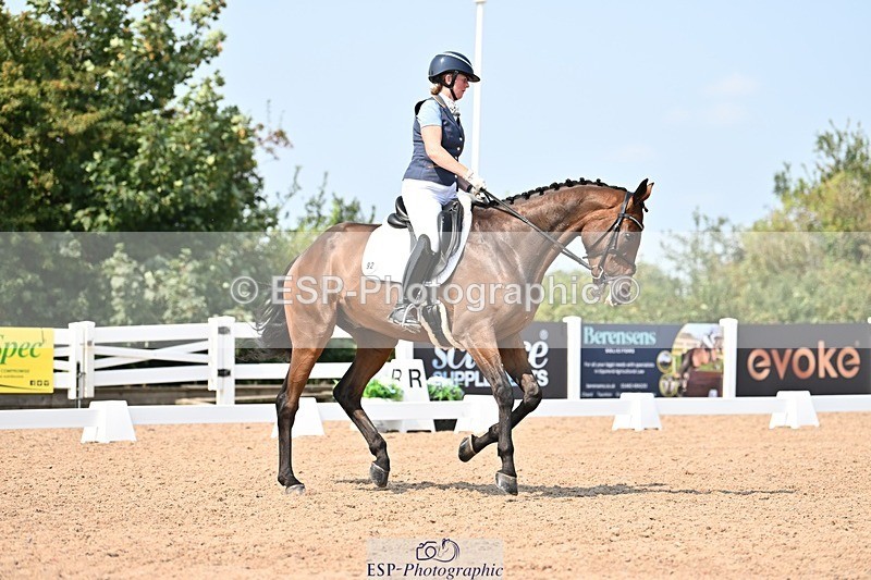 250816-131618-04637 - 092-Nikki.HandHigher.Ground