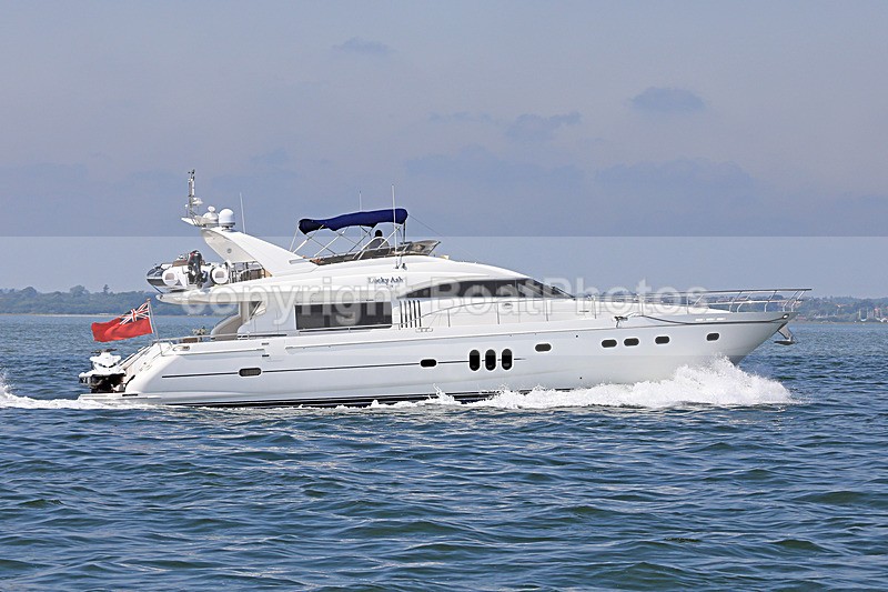 180528 LUCKY ASH 1Y3A3425 - Flybridge Cruisers