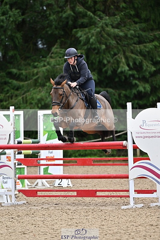 250201A-143727-00989 - Cls 04 Local Horse 120cm