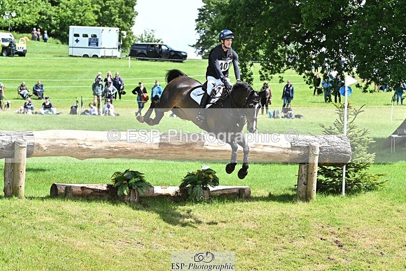 240526-122012-21934 - 401-PLOT_TWIST_B-Tom_Jackson