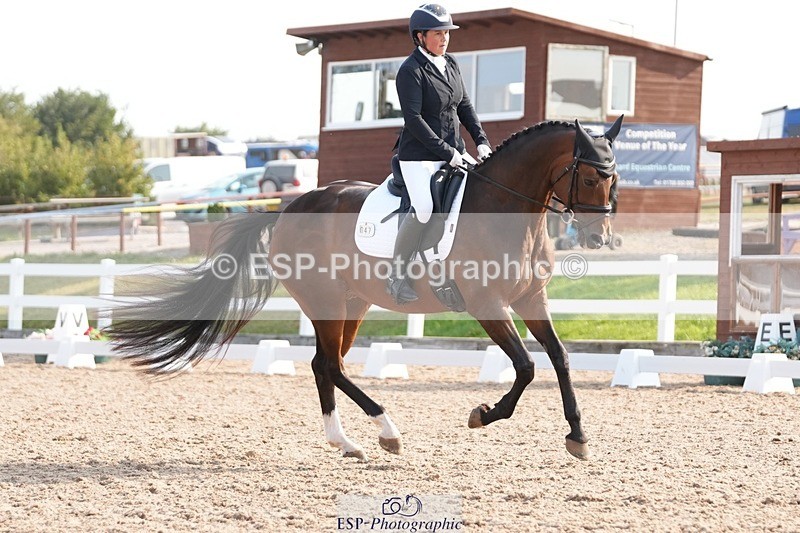 250817-091542-07117 - 047-Hannah.RogersWoodendfarm.Viva