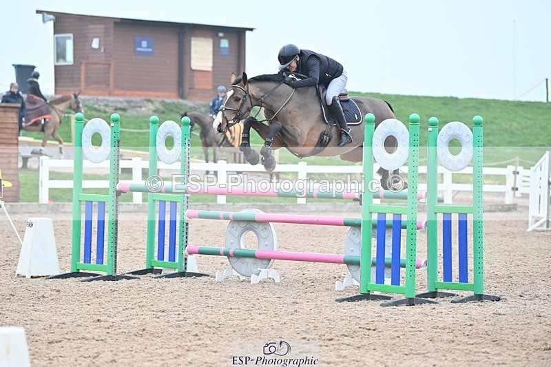 240113A-130104-02096 - Cls 12 Newcomers and 1.10m Open