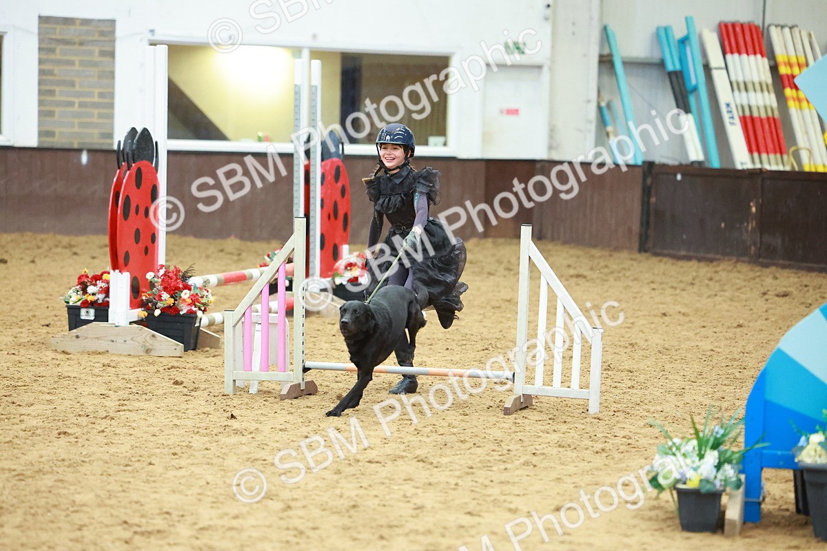 SBM_002560 - Class 3 - Horse & Hound (60cm)