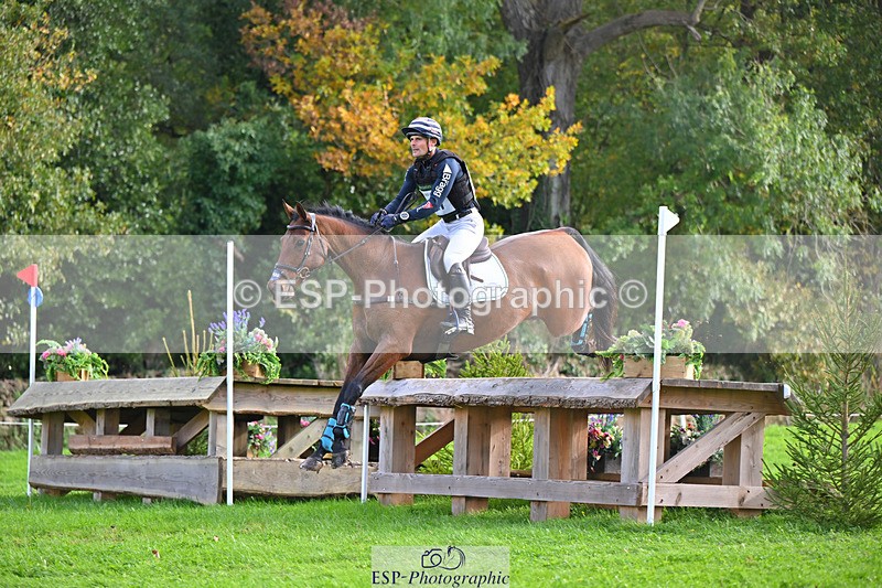 241025-122250-08212 - 127-Alexander.Bragg-STARSTRUCK.III