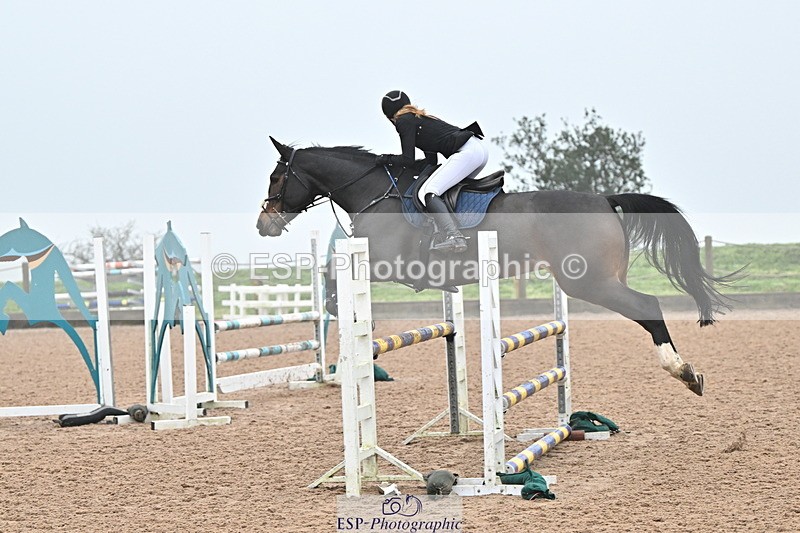 241103A-110152-06853 - SUN Cls 18 British Novice and 90cm Open