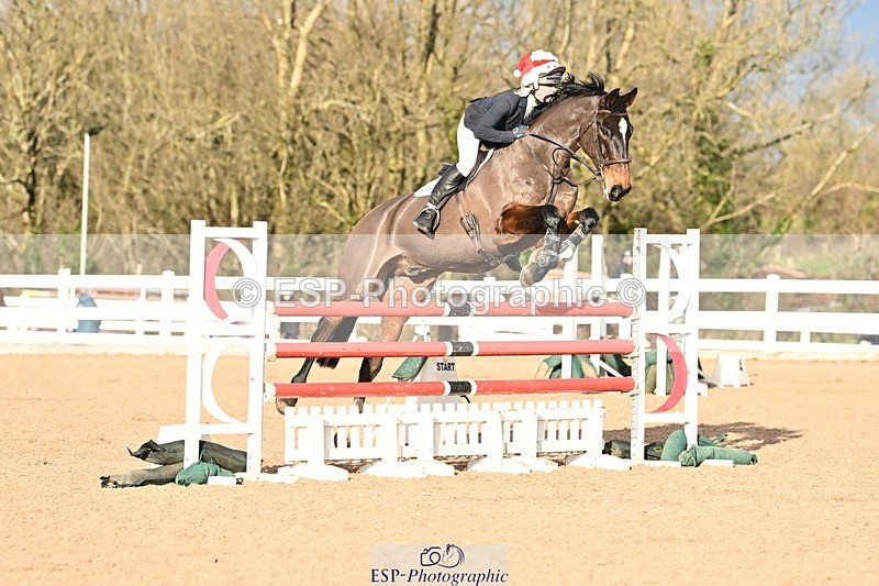 241208-131239-01716 - Cls 21 Newcomers and 1.10m Open