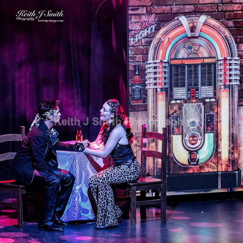 7KJS0047 - Ambition show team