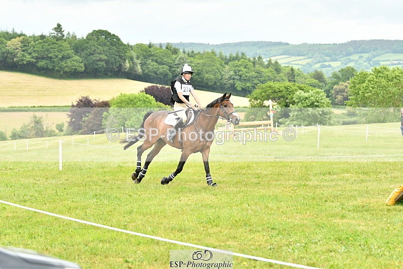 250524A-164944-14843 - C-274-Bizzy.Loffet-LONGBROOK.CHILLI.FLOWER